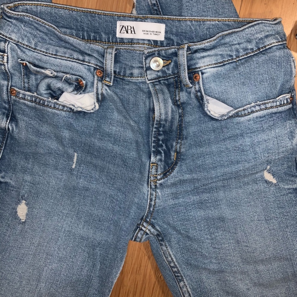 ZARA Distress Slim Boyfriend Jeans